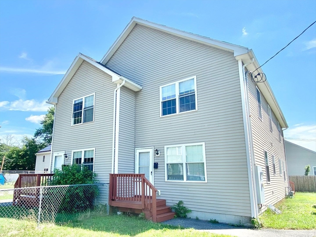 93 Orleans, Springfield, Massachusetts, 3 Bedrooms Bedrooms, 5 Rooms Rooms,1.5 BathroomsBathrooms,Residential Lease,For Rent,Orleans,73526531