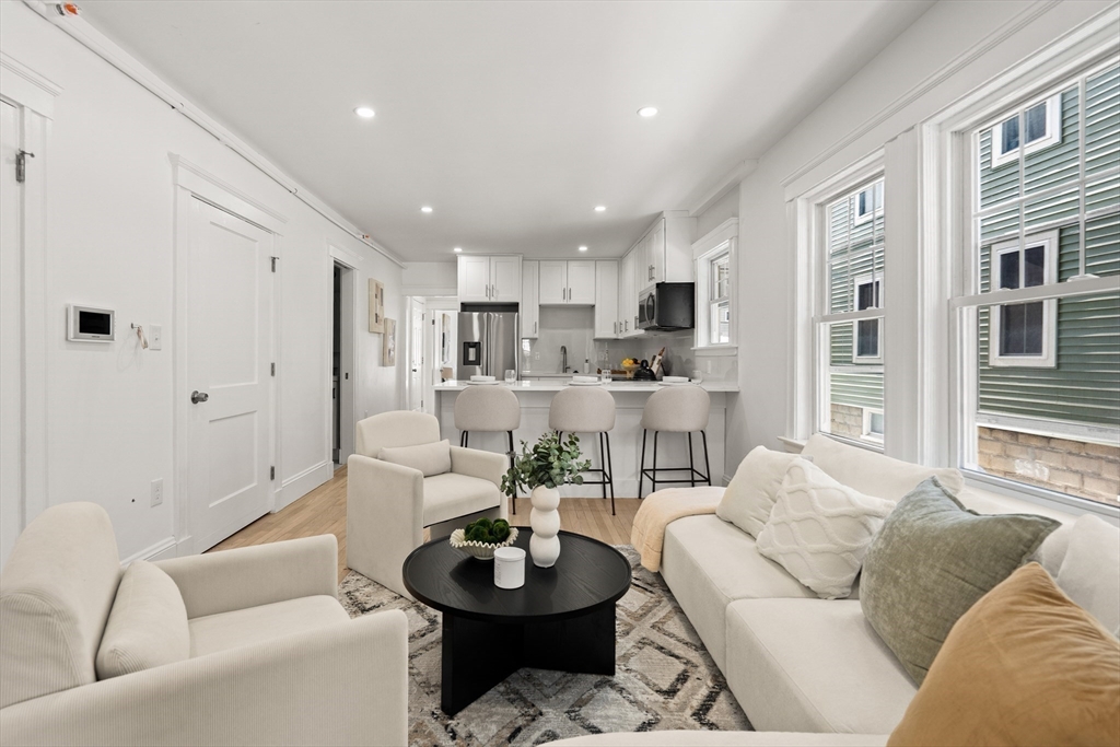 60 Derby St, Somerville, Massachusetts, 2 Bedrooms Bedrooms, 4 Rooms Rooms,2 BathroomsBathrooms,Residential,For Sale,Derby St,73526532