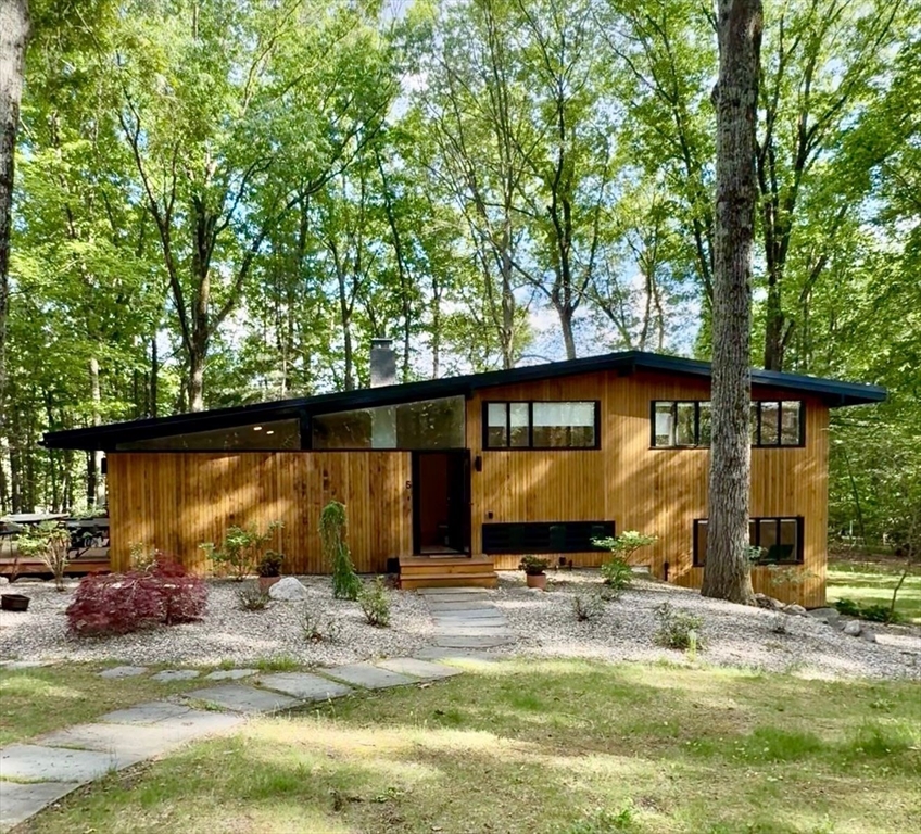 5 Gould, Lexington, Massachusetts, 4 Bedrooms Bedrooms, 8 Rooms Rooms,2.5 BathroomsBathrooms,Residential Lease,For Rent,Gould,73526535