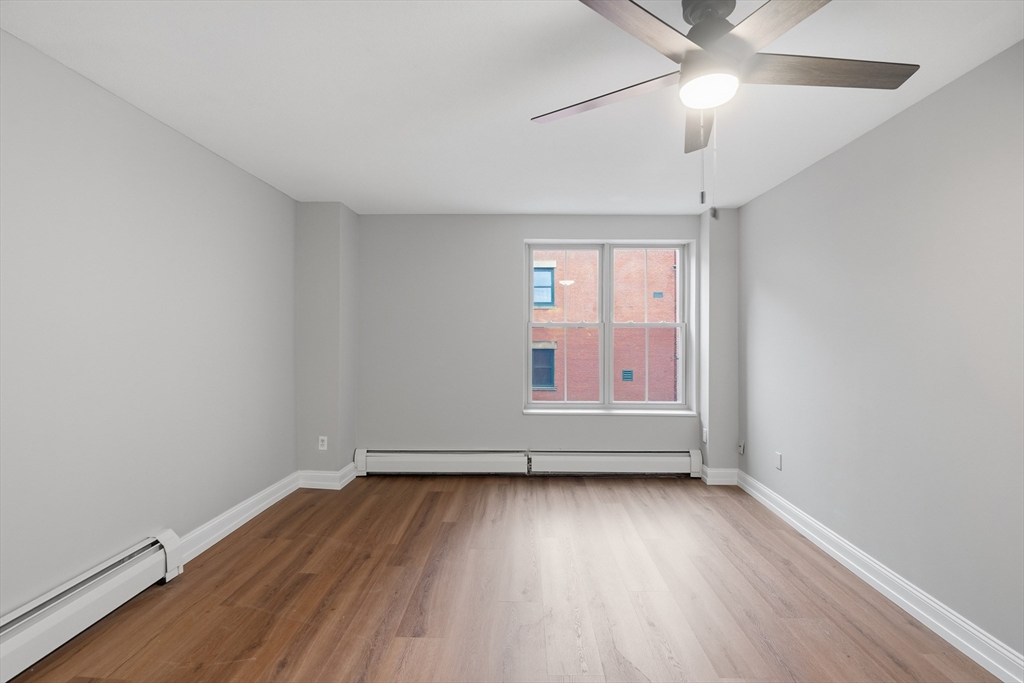 197 High St, Holyoke, Massachusetts, 1 Bedroom Bedrooms, 2 Rooms Rooms,1 BathroomBathrooms,Residential Lease,For Rent,High St,73526539