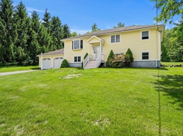 240 Hampstead St, Methuen, Massachusetts, 6 Bedrooms Bedrooms, 10 Rooms Rooms,2.5 BathroomsBathrooms,Residential,For Sale,Hampstead St,73526193