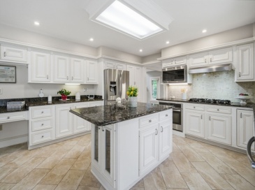 27 Lady Slipper Cir, Westfield, Massachusetts, 5 Bedrooms Bedrooms, 10 Rooms Rooms,4.5 BathroomsBathrooms,Residential,For Sale,Lady Slipper Cir,73522817