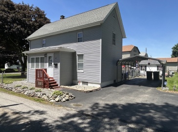 30 Park Rd, Webster, Massachusetts, 2 Bedrooms Bedrooms, 5 Rooms Rooms,1.5 BathroomsBathrooms,Residential,For Sale,Park Rd,73526554