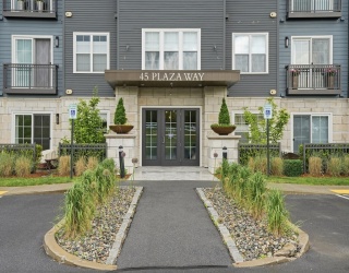 45 Plaza Way, Plymouth, Massachusetts, 2 Bedrooms Bedrooms, 6 Rooms Rooms,2 BathroomsBathrooms,Residential,For Sale,Plaza Way,73526552