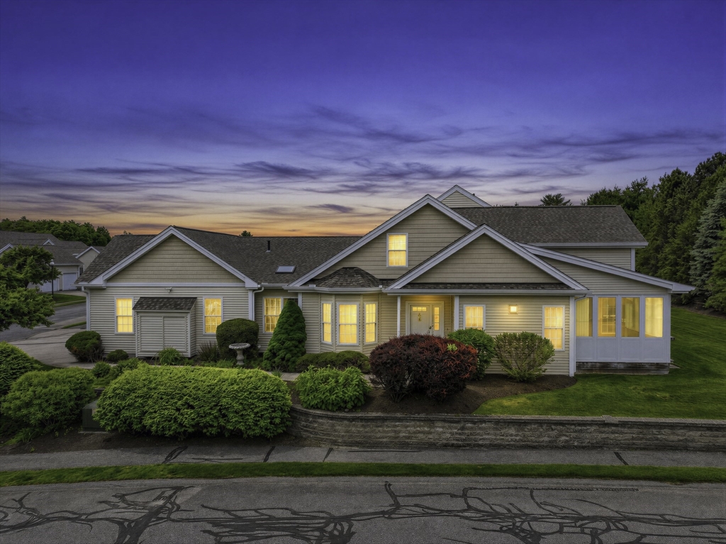 70 Orchard Meadow Dr, Shrewsbury, Massachusetts, 2 Bedrooms Bedrooms, 6 Rooms Rooms,2.5 BathroomsBathrooms,Residential,For Sale,Orchard Meadow Dr,73526186