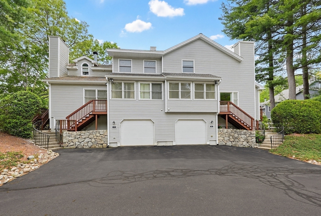 81 Arrowhead Cir, Ashland, Massachusetts, 2 Bedrooms Bedrooms, 6 Rooms Rooms,2.5 BathroomsBathrooms,Residential,For Sale,Arrowhead Cir,73526260