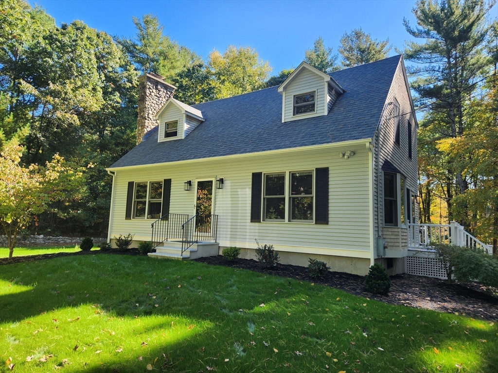 163 Quanapoag Rd, Freetown, Massachusetts, 3 Bedrooms Bedrooms, 6 Rooms Rooms,2 BathroomsBathrooms,Residential,For Sale,Quanapoag Rd,73526713
