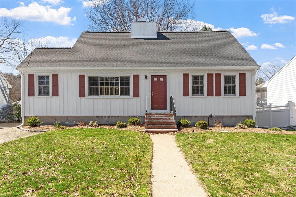 126 Pleasant Street, Melrose, Massachusetts, 4 Bedrooms Bedrooms, 8 Rooms Rooms,2 BathroomsBathrooms,Residential,For Sale,Pleasant Street,73501823