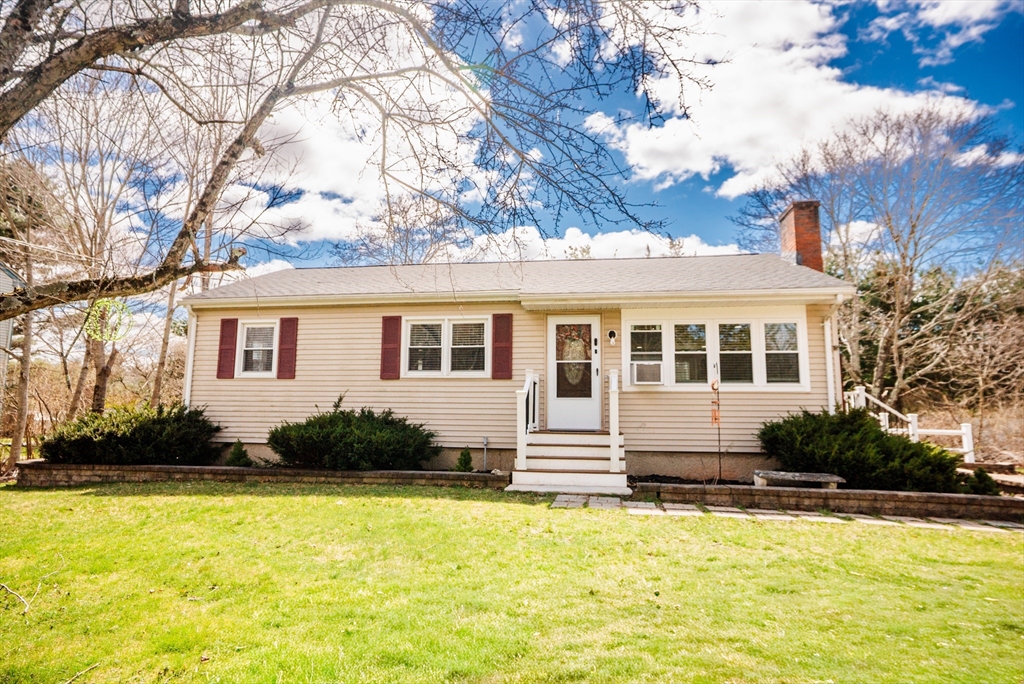562 Tremont St, Taunton, Massachusetts, 3 Bedrooms Bedrooms, 7 Rooms Rooms,1 BathroomBathrooms,Residential,For Sale,Tremont St,73496911