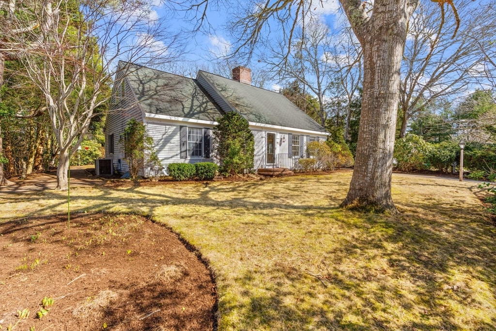 92 Wianno Cir, Barnstable, Massachusetts, 3 Bedrooms Bedrooms, 7 Rooms Rooms,2 BathroomsBathrooms,Residential,For Sale,Wianno Cir,73493088
