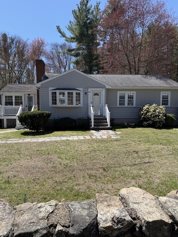 142 Burlington Ave, Wilmington, Massachusetts, 3 Bedrooms Bedrooms, 7 Rooms Rooms,1.5 BathroomsBathrooms,Residential Lease,For Rent,Burlington Ave,73508083