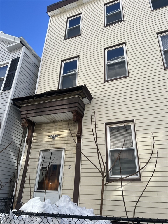 8 Glover Ct, Boston, Massachusetts, 3 Bedrooms Bedrooms, 12 Rooms Rooms,3 BathroomsBathrooms,Residential Income,For Sale,Glover Ct,73475563