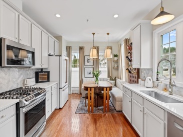 7 Allison Way, Natick, Massachusetts, 3 Bedrooms Bedrooms, 8 Rooms Rooms,2.5 BathroomsBathrooms,Residential,For Sale,Allison Way,73469325