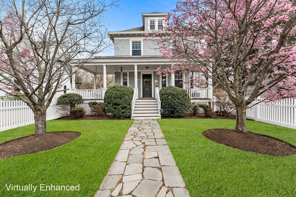 435 Lexington Street, Waltham, Massachusetts, 4 Bedrooms Bedrooms, 10 Rooms Rooms,1.5 BathroomsBathrooms,Residential,For Sale,Lexington Street,73502763