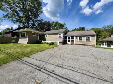 16 Hough Rd, Sutton, Massachusetts, 3 Bedrooms Bedrooms, 7 Rooms Rooms,2 BathroomsBathrooms,Residential,For Sale,Hough Rd,73483860