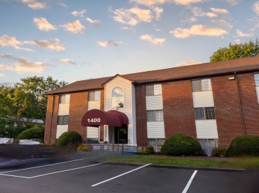 1400 Skyline Dr, Lowell, Massachusetts, 2 Bedrooms Bedrooms, 4 Rooms Rooms,1 BathroomBathrooms,Residential,For Sale,Skyline Dr,73506406