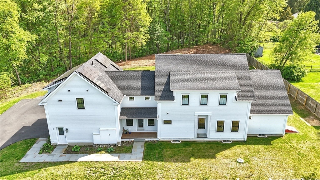 13-15 Vista Ter, Amherst, Massachusetts, 4 Bedrooms Bedrooms, 10 Rooms Rooms,3.5 BathroomsBathrooms,Residential,For Sale,Vista Ter,73376319