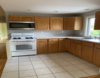23 River Place, Methuen, Massachusetts, 2 Bedrooms Bedrooms, 6 Rooms Rooms,1 BathroomBathrooms,Residential Lease,For Rent,River Place,73503022