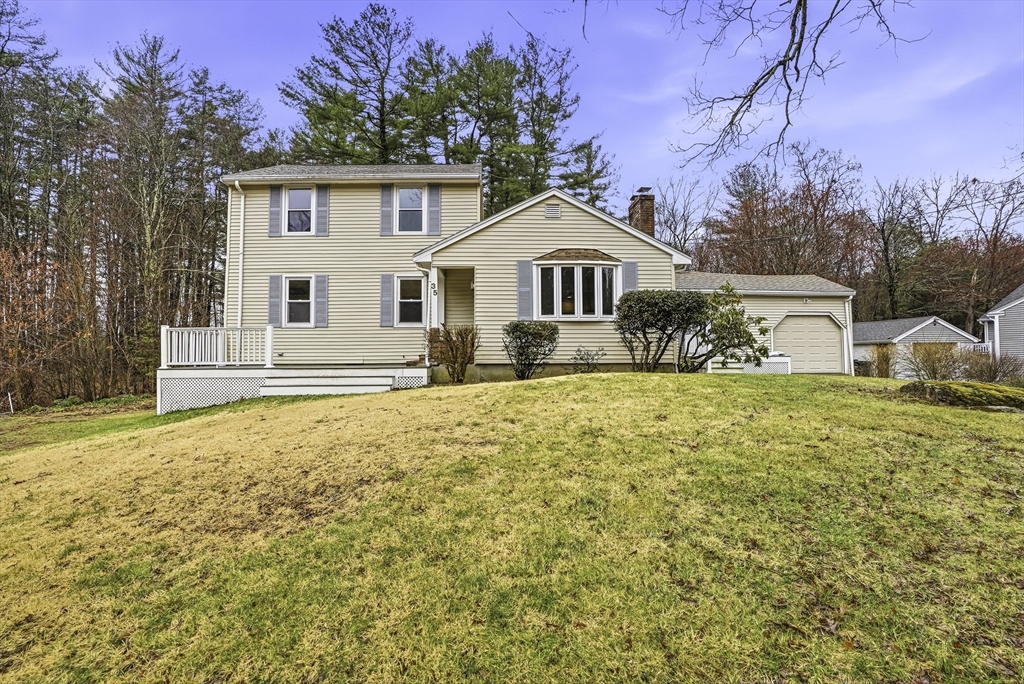 35 Brooks St, Upton, Massachusetts, 3 Bedrooms Bedrooms, 7 Rooms Rooms,2 BathroomsBathrooms,Residential,For Sale,Brooks St,73495857