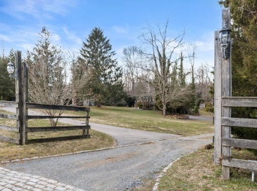 20 Blue Shutters Lane, Falmouth, Massachusetts, 3 Bedrooms Bedrooms, 9 Rooms Rooms,2.5 BathroomsBathrooms,Residential,For Sale,Blue Shutters Lane,73492147 20 Blue Shutters Lane, Falmouth, Massachusetts, 3 Bedrooms Bedrooms, 9 Rooms Rooms,2.5 BathroomsBathrooms,Residential,For Sale,Blue Shutters Lane,73492147