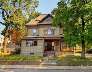 17 Monmouth St, Somerville, Massachusetts, ,Commercial Sale,For Sale,Monmouth St,73426189