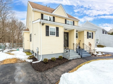 19 Quincy Way, Attleboro, Massachusetts, 2 Bedrooms Bedrooms, 5 Rooms Rooms,1.5 BathroomsBathrooms,Residential,For Sale,Quincy Way,73484399 19 Quincy Way, Attleboro, Massachusetts, 2 Bedrooms Bedrooms, 5 Rooms Rooms,1.5 BathroomsBathrooms,Residential,For Sale,Quincy Way,73484399