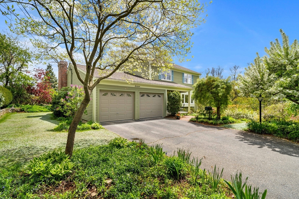 16 Oxford St, Lexington, Massachusetts, 3 Bedrooms Bedrooms, 7 Rooms Rooms,2.5 BathroomsBathrooms,Residential,For Sale,Oxford St,73518830