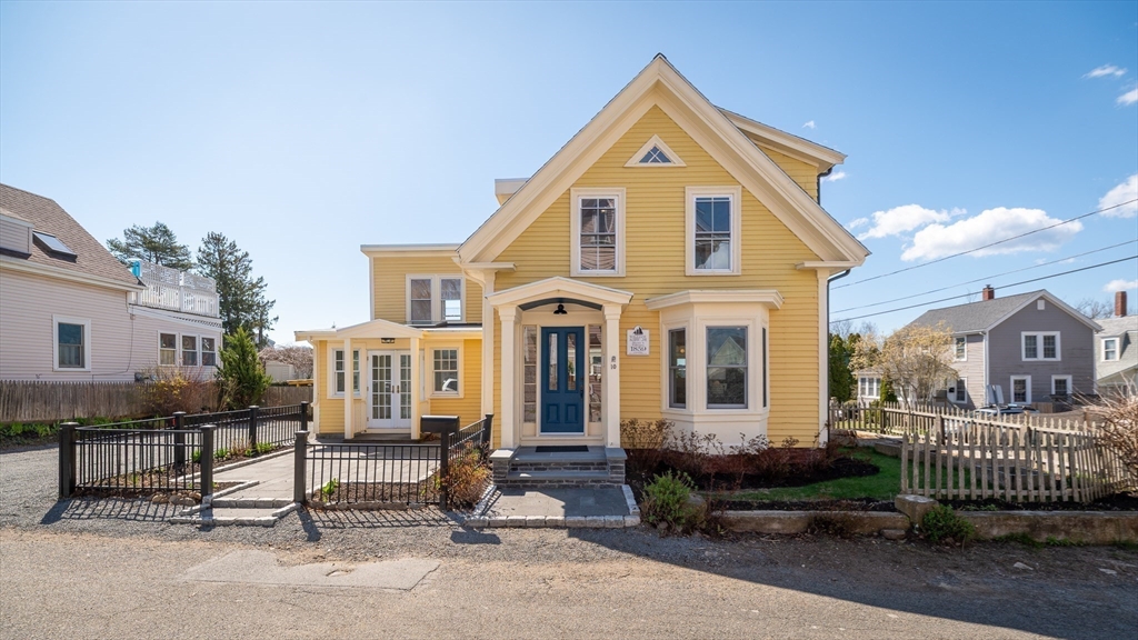 10 Fremont St, Gloucester, Massachusetts, 4 Bedrooms Bedrooms, 7 Rooms Rooms,3.5 BathroomsBathrooms,Residential,For Sale,Fremont St,73508027