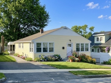 18 Palisades St, Worcester, Massachusetts, 3 Bedrooms Bedrooms, 6 Rooms Rooms,2 BathroomsBathrooms,Residential,For Sale,Palisades St,73492817