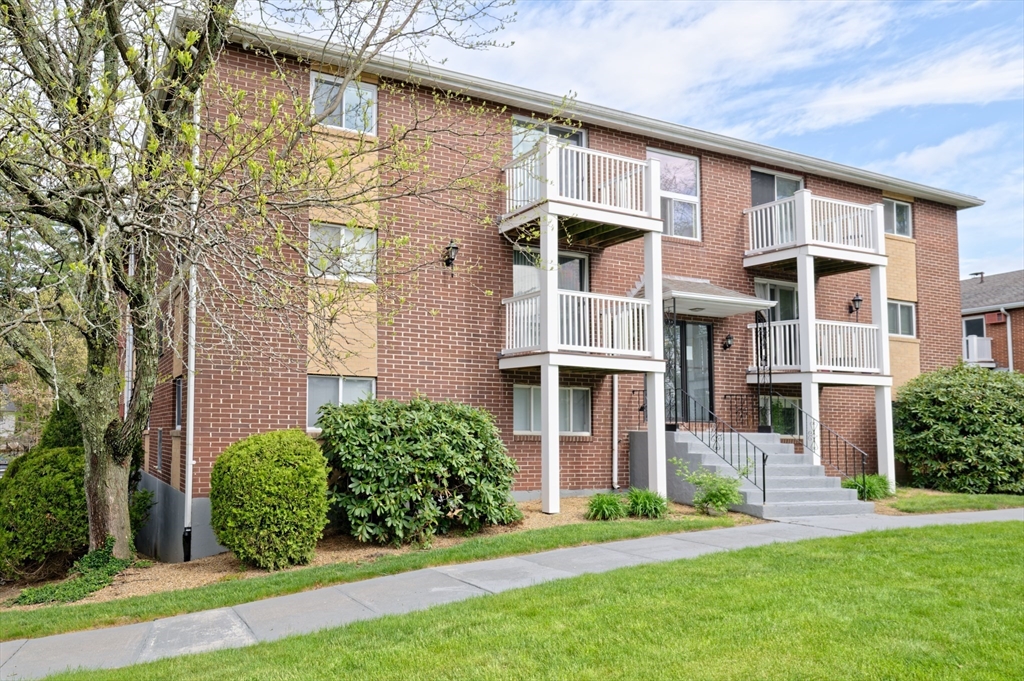 608 Boston Post Rd E, Marlborough, Massachusetts, 1 Bedroom Bedrooms, 1 Room Rooms,1 BathroomBathrooms,Residential,For Sale,Boston Post Rd E,73516170