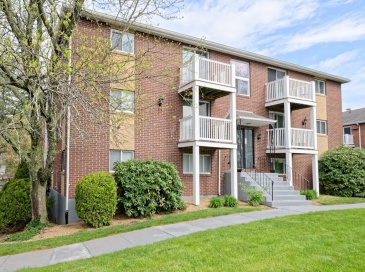 608 Boston Post Rd E, Marlborough, Massachusetts, 1 Bedroom Bedrooms, 1 Room Rooms,1 BathroomBathrooms,Residential,For Sale,Boston Post Rd E,73516170