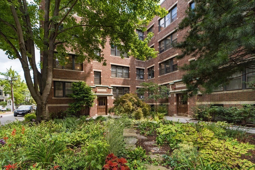 34 Ash St, Cambridge, Massachusetts, 1 Bedroom Bedrooms, 3 Rooms Rooms,1 BathroomBathrooms,Residential Lease,For Rent,Ash St,73496636