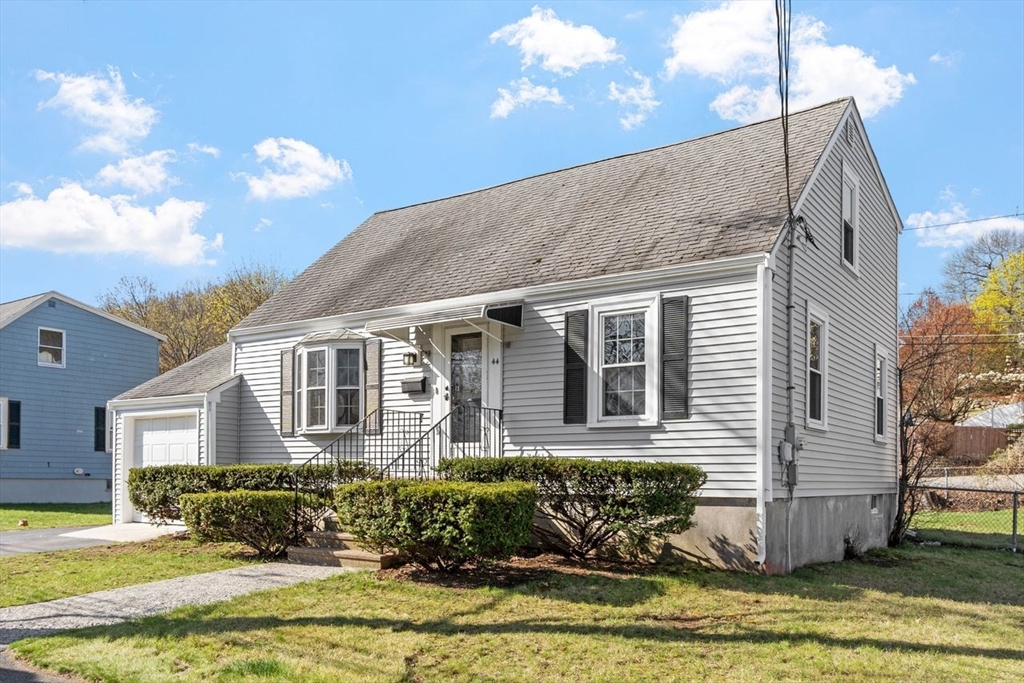 44 Dexter Street, Peabody, Massachusetts, 3 Bedrooms Bedrooms, 6 Rooms Rooms,1.5 BathroomsBathrooms,Residential,For Sale,Dexter Street,73506944