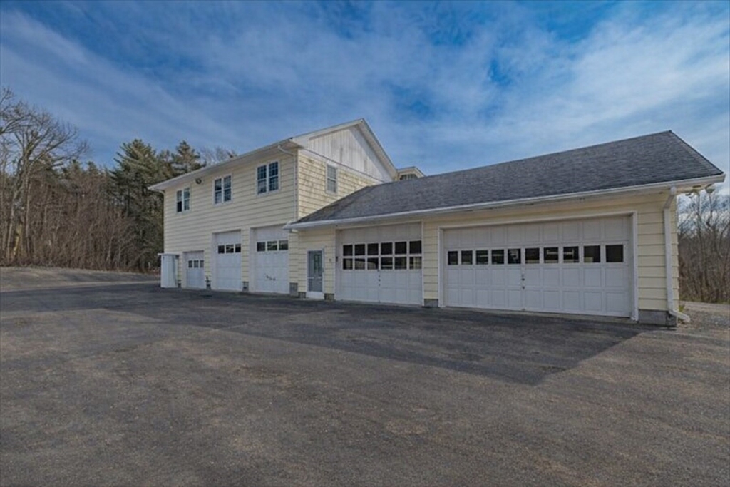 1083 Mount Elam Rd, Leominster, Massachusetts, 2 Bedrooms Bedrooms, 5 Rooms Rooms,1 BathroomBathrooms,Residential,For Sale,Mount Elam Rd,73483014