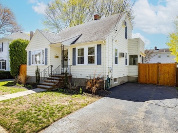 7 Linden Rd, Peabody, Massachusetts, 4 Bedrooms Bedrooms, 7 Rooms Rooms,2 BathroomsBathrooms,Residential,For Sale,Linden Rd,73508859 7 Linden Rd, Peabody, Massachusetts, 4 Bedrooms Bedrooms, 7 Rooms Rooms,2 BathroomsBathrooms,Residential,For Sale,Linden Rd,73508859