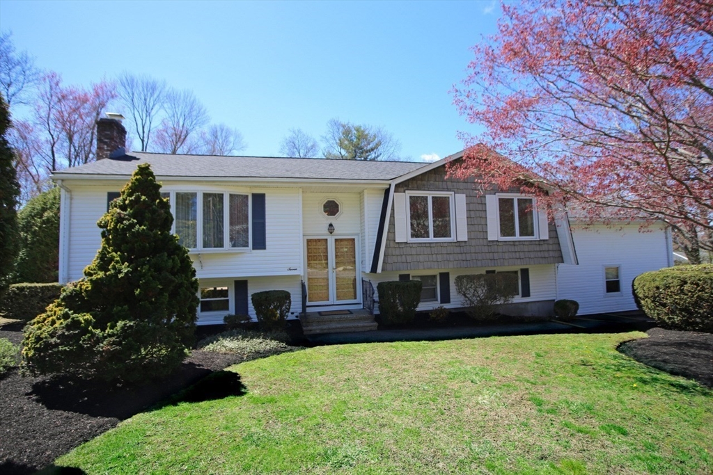 7 Mount Vernon Ave, Billerica, Massachusetts, 3 Bedrooms Bedrooms, 7 Rooms Rooms,2 BathroomsBathrooms,Residential,For Sale,Mount Vernon Ave,73510174