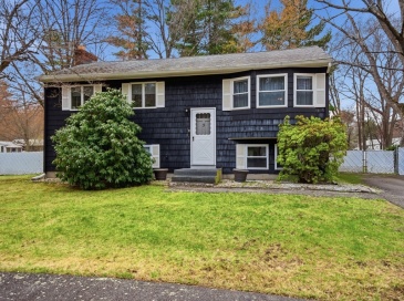 3 Hills Rd, Middleton, Massachusetts, 2 Bedrooms Bedrooms, 8 Rooms Rooms,1 BathroomBathrooms,Residential,For Sale,Hills Rd,73501971
