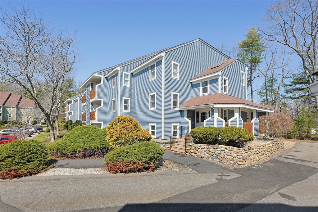 112 Heritage Dr, Northbridge, Massachusetts, 2 Bedrooms Bedrooms, 4 Rooms Rooms,1 BathroomBathrooms,Residential,For Sale,Heritage Dr,73501995