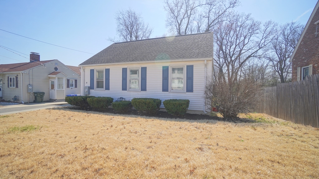 78 Mayfair Ave, Springfield, Massachusetts, 2 Bedrooms Bedrooms, 4 Rooms Rooms,1 BathroomBathrooms,Residential,For Sale,Mayfair Ave,73501127