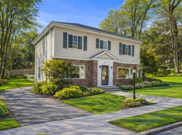 55 Bellingham Rd, Brookline, Massachusetts, 4 Bedrooms Bedrooms, 11 Rooms Rooms,2.5 BathroomsBathrooms,Residential,For Sale,Bellingham Rd,73476833