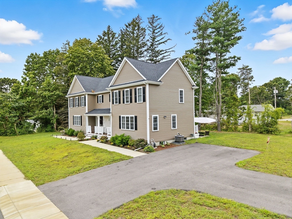 4 Lawton St, Taunton, Massachusetts, 3 Bedrooms Bedrooms, 5 Rooms Rooms,2.5 BathroomsBathrooms,Residential,For Sale,Lawton St,73495173