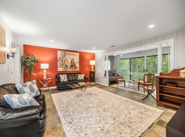 370 Great Rd, Acton, Massachusetts, 2 Bedrooms Bedrooms, 5 Rooms Rooms,2.5 BathroomsBathrooms,Residential,For Sale,Great Rd,73515232