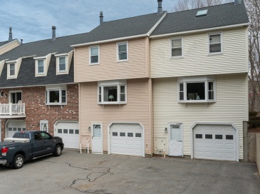 52 Frederick St, Dracut, Massachusetts, 2 Bedrooms Bedrooms, 5 Rooms Rooms,1.5 BathroomsBathrooms,Residential,For Sale,Frederick St,73495542
