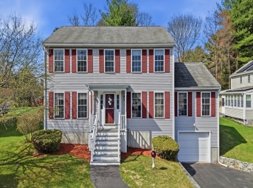 9 Photine Dr, Lowell, Massachusetts, 3 Bedrooms Bedrooms, 7 Rooms Rooms,2 BathroomsBathrooms,Residential,For Sale,Photine Dr,73502828
