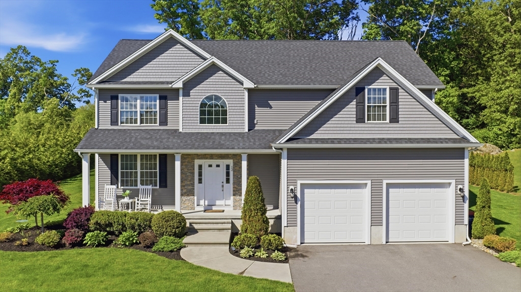 12 Hidden Hills Drive, Seekonk, Massachusetts, 4 Bedrooms Bedrooms, 8 Rooms Rooms,2.5 BathroomsBathrooms,Residential,For Sale,Hidden Hills Drive,73526771