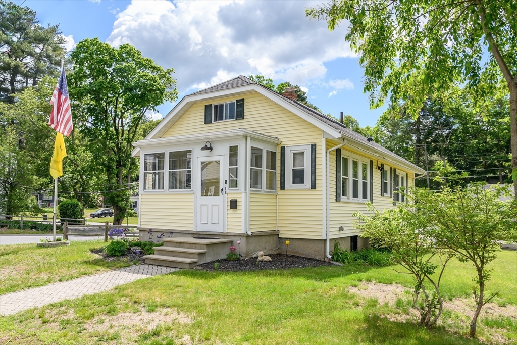 18 Hammond Rd, Natick, Massachusetts, 3 Bedrooms Bedrooms, 4 Rooms Rooms,1 BathroomBathrooms,Residential,For Sale,Hammond Rd,73526770
