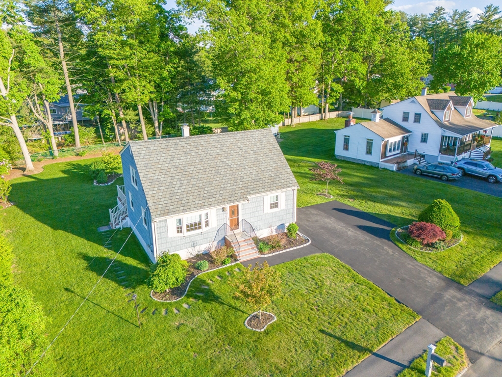 3 Catherine Ave, Billerica, Massachusetts, 3 Bedrooms Bedrooms, 6 Rooms Rooms,1.5 BathroomsBathrooms,Residential,For Sale,Catherine Ave,73526825