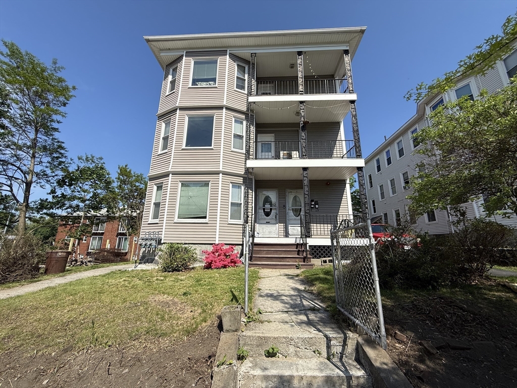 32 Woodbine Street, Worcester, Massachusetts, 3 Bedrooms Bedrooms, 7 Rooms Rooms,1 BathroomBathrooms,Residential Lease,For Rent,Woodbine Street,73526974