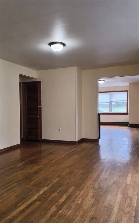 210 Hope St, Fall River, Massachusetts, 3 Bedrooms Bedrooms, 7 Rooms Rooms,1 BathroomBathrooms,Residential Lease,For Rent,Hope St,73526973