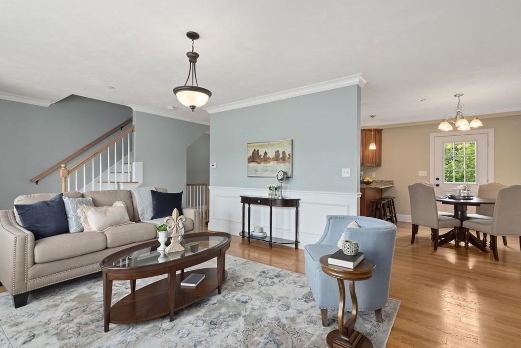 96 West, Quincy, Massachusetts, 2 Bedrooms Bedrooms, 5 Rooms Rooms,1.5 BathroomsBathrooms,Residential Lease,For Rent,West,73526982